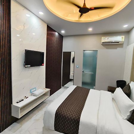 Hotel New Imperial Газиабад Экстерьер фото