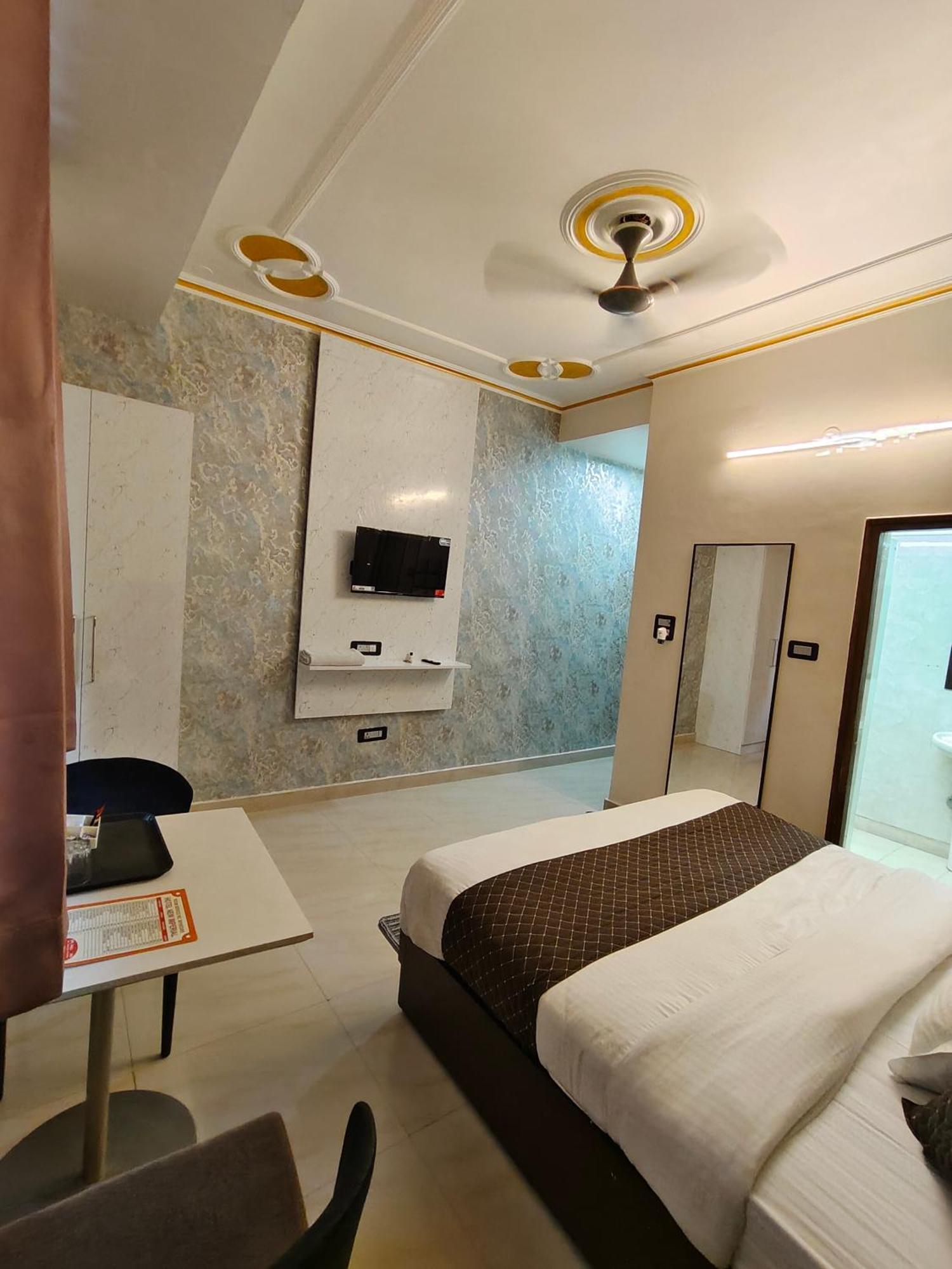 Hotel New Imperial Газиабад Экстерьер фото