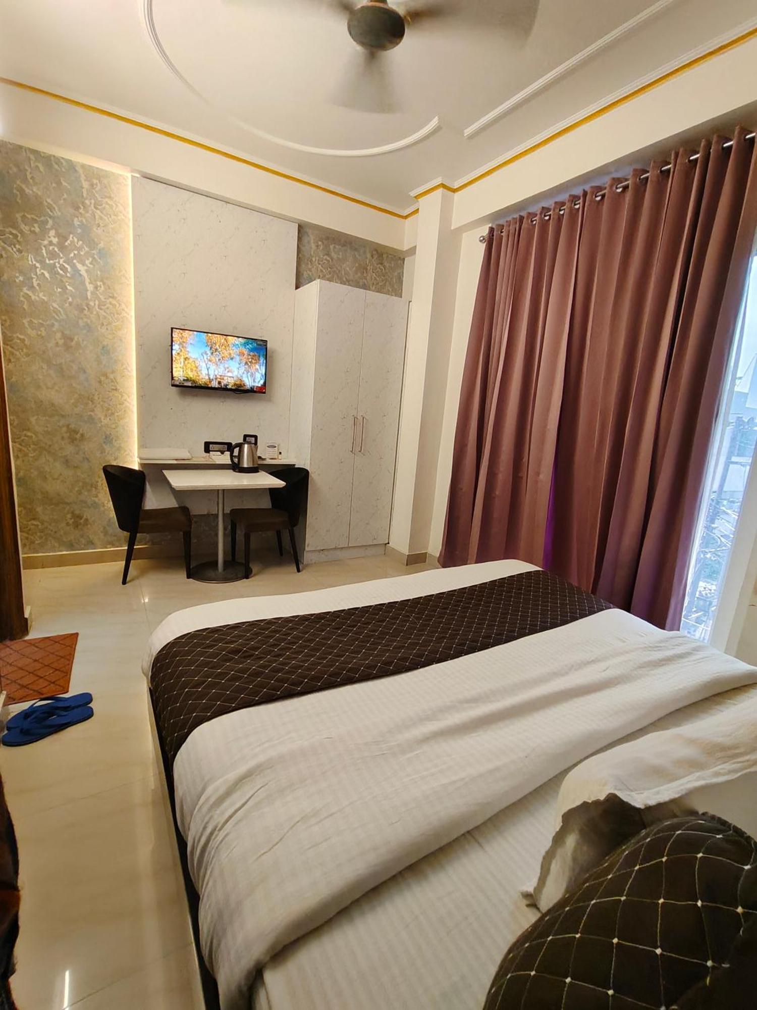 Hotel New Imperial Газиабад Экстерьер фото