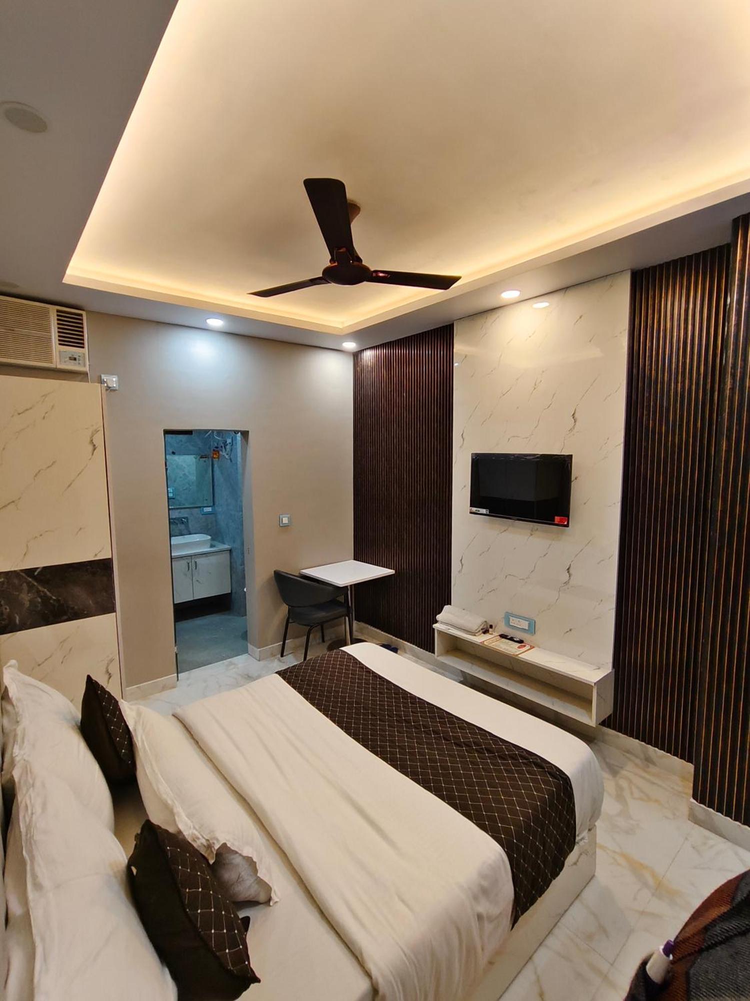 Hotel New Imperial Газиабад Экстерьер фото