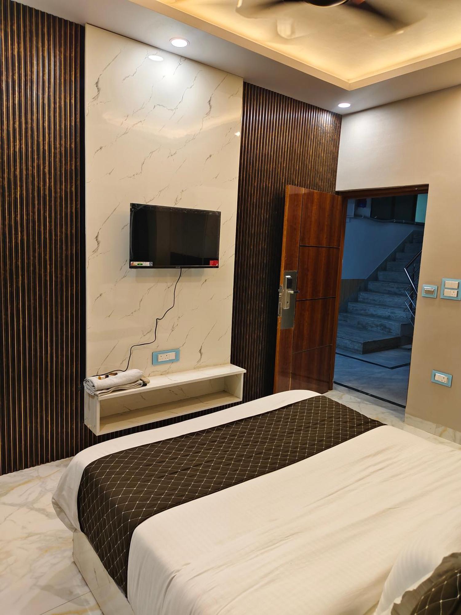 Hotel New Imperial Газиабад Экстерьер фото